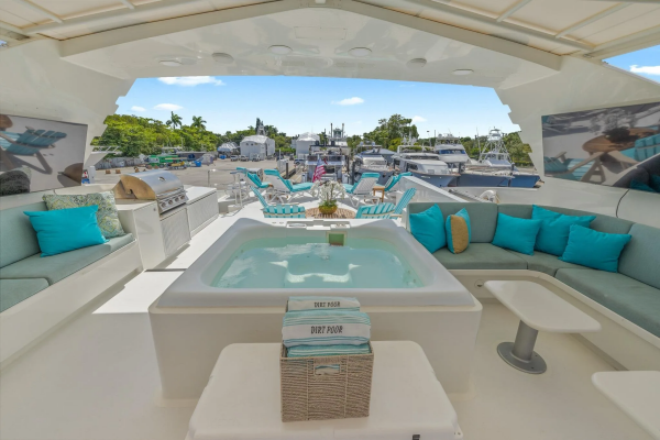 DIRT POOR 118ft Trinity Yachts Yacht For Sale