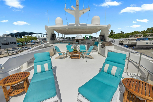 1999 Trinity Yachts 118