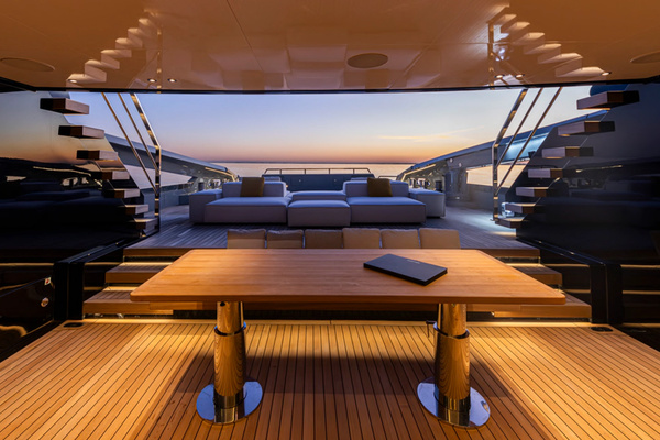 2028Ocean King 132 ft Doge 400   DOGE 400