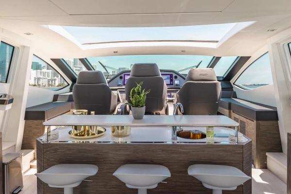 2017 Pershing 82