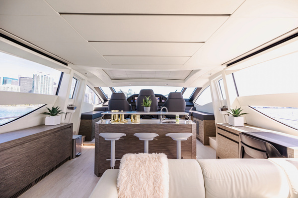 2017 Pershing 82