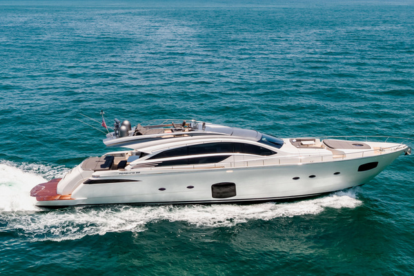 2017 Pershing 82