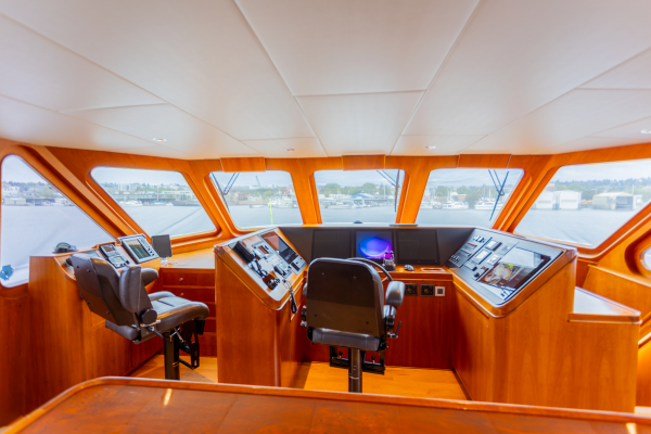 Dozer 98ft Queenship Yacht For Sale