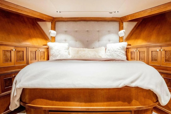 Queenship Explorer Yacht For Sale