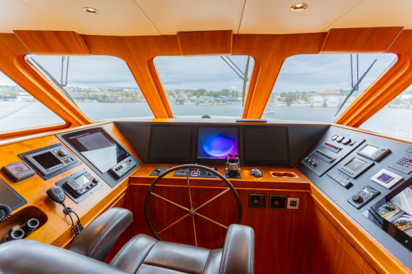 Dozer 98ft Queenship Yacht For Sale