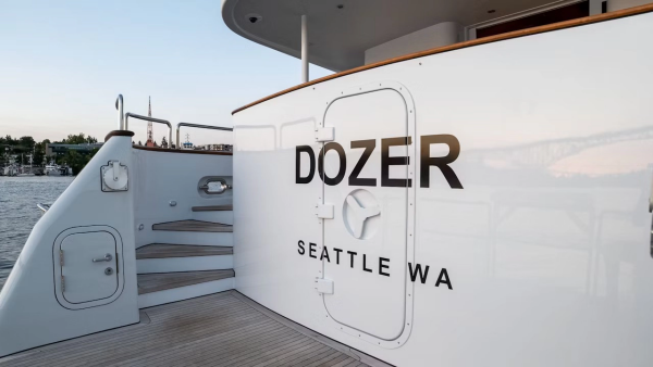 Dozer 98ft Queenship Yacht For Sale