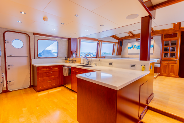 Dozer 98ft Queenship Yacht For Sale