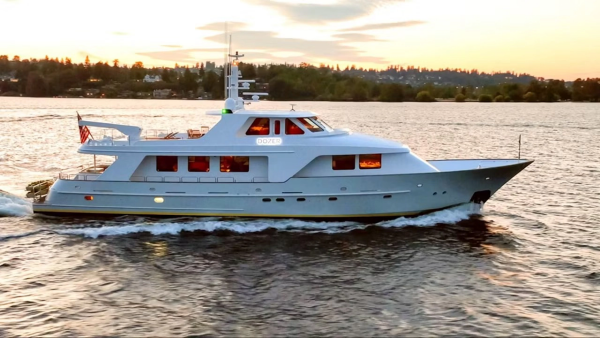 Dozer 98ft Queenship Yacht For Sale