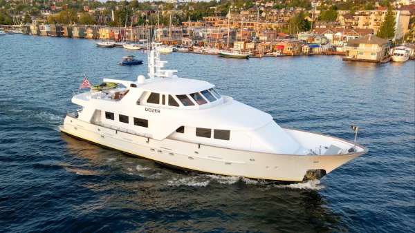 Dozer 98ft Queenship Yacht For Sale