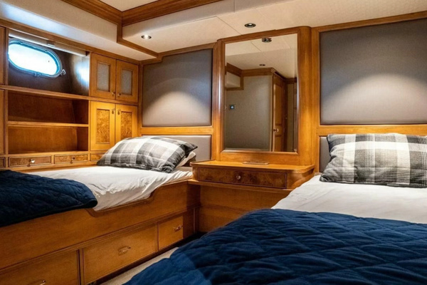 Queenship Explorer Yacht For Sale