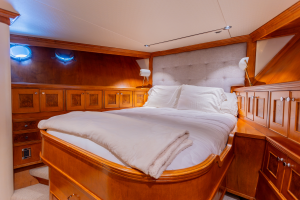 Dozer 98ft Queenship Yacht For Sale