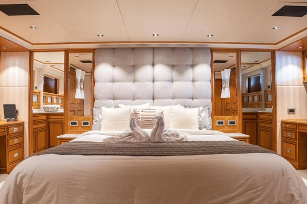 Queenship Explorer Yacht For Sale