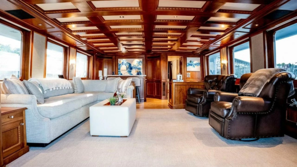 Dozer 98ft Queenship Yacht For Sale