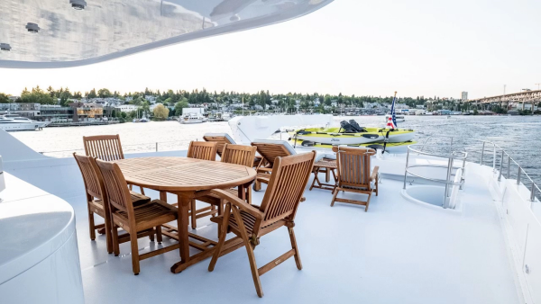 Dozer 98ft Queenship Yacht For Sale