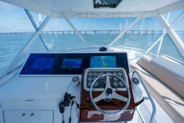 2002 Hatteras 50