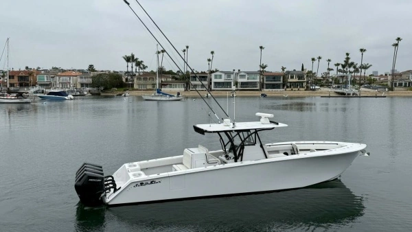 SeaHunter 39 Center Console Yacht For Sale