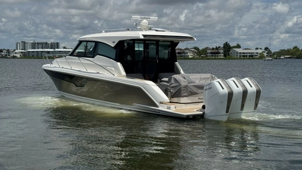 Tiara Yachts 48LE Yacht For Sale