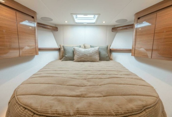 Viking 54 Convertible - VIP Stateroom