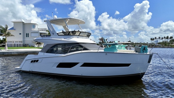 SEAS THE DAY 40ft Carver Yacht For Sale
