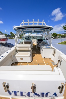 Boston Whaler 32 - Veronica
