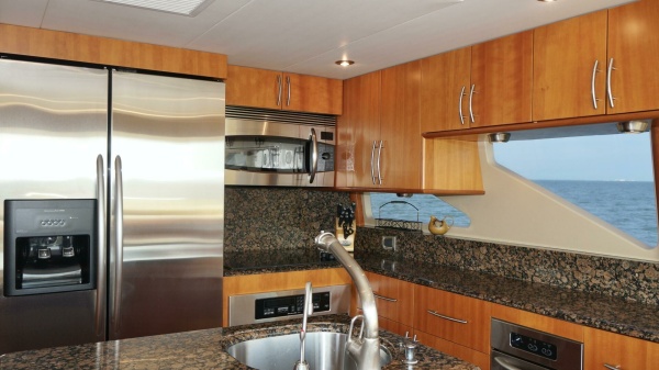 Kathleen 74ft Lazzara Yachts Yacht For Sale