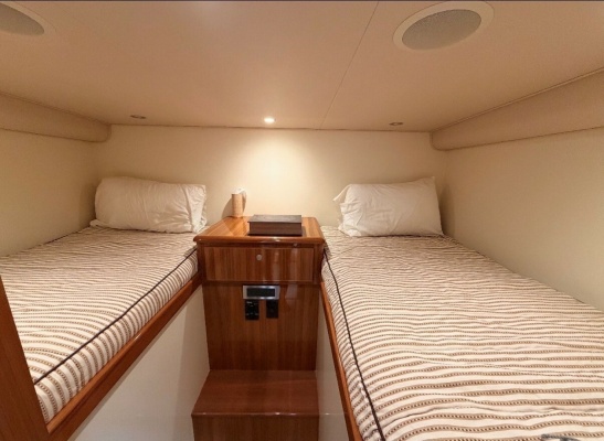 Viking 42 UNREEL - Guest Stateroom