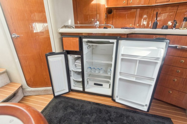 SANDIE LEE 37ft Sea Ray Yacht For Sale