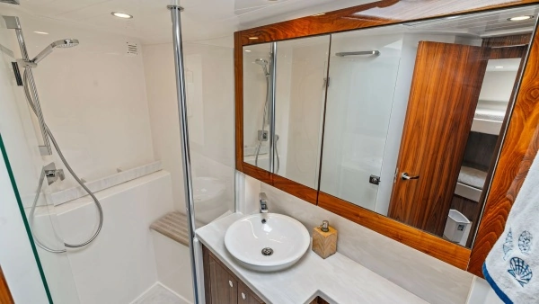 Riviera 57 Enclosed Bridge Yacht For Sale