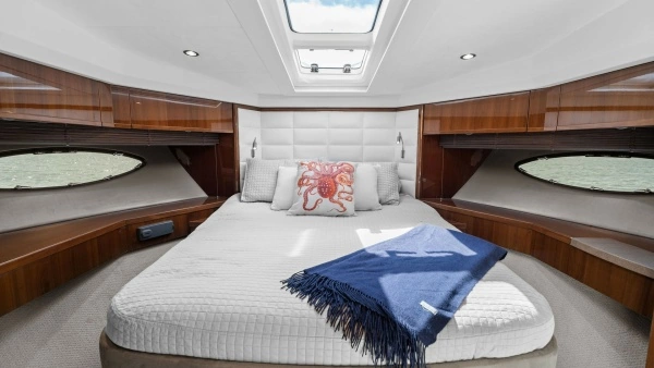 2016 Princess 64