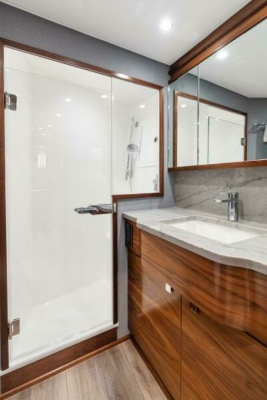 Viking 74 Convertible - Master Stateroom Ensuite Head