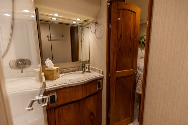 2017 Viking 66