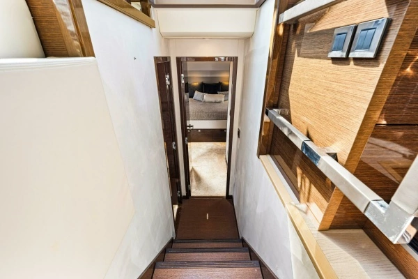 2019 Prestige 63