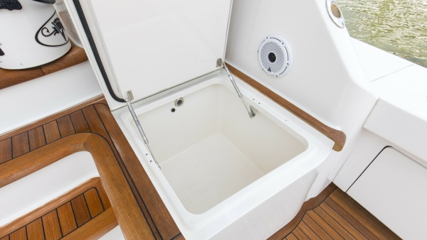 Share E 72ft Viking Yacht For Sale