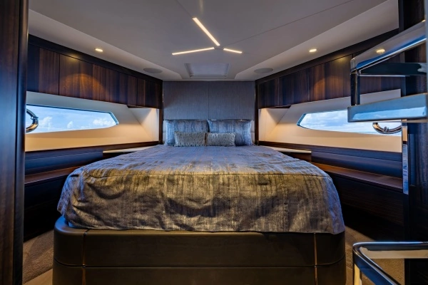 Sunseeker Manhattan 68 Yacht For Sale