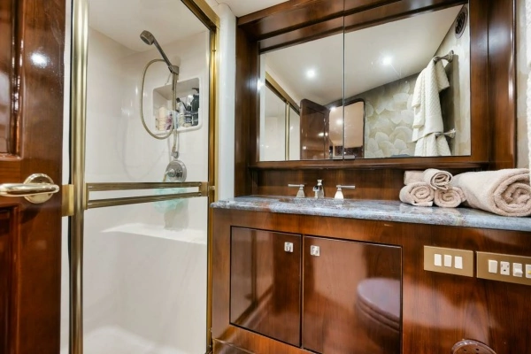 Ocean 73 Super Sport Yacht For Sale