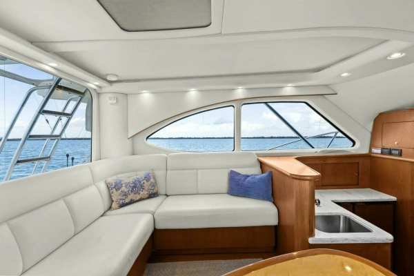 2013 Tiara Yachts 39
