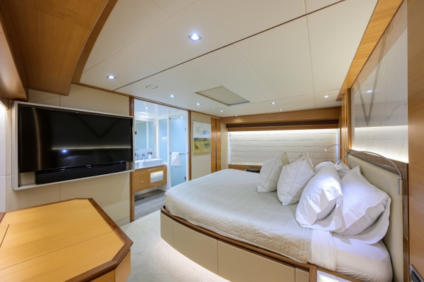 Midnight Moon 85ft Horizon Yacht For Sale