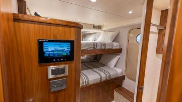 2022 Viking 68