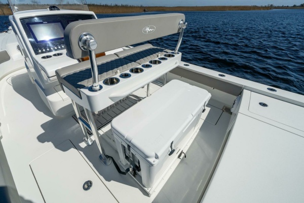 Valhalla V-28 Bay Boat Aft Deck