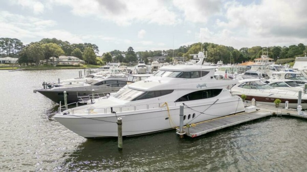 MAJESTIK 80ft Hatteras Yacht For Sale