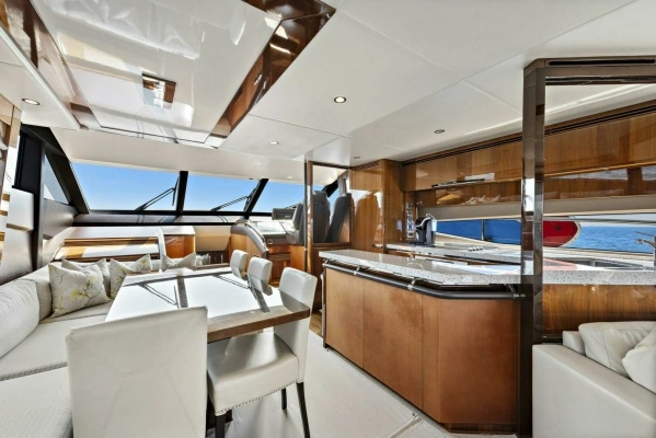 2015 Princess 72
