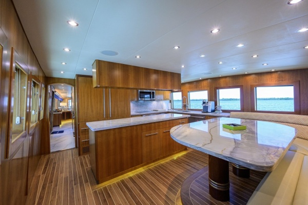 MAGIC 100ft Hatteras Yacht For Sale