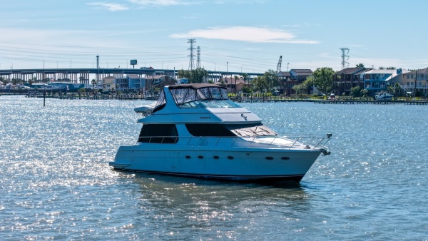 1999 Carver 530 Voyager