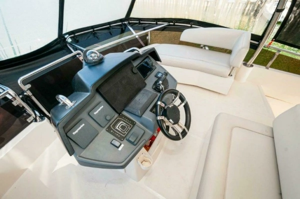 2018 Aquila 44