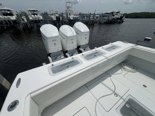 2023Contender 44 ft 44 Center Console   DAKOTA CRUDE
