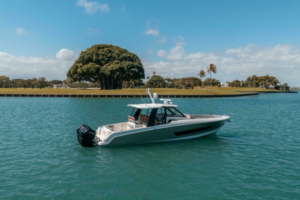 PIPE DREAM 42ft Boston Whaler Yacht For Sale