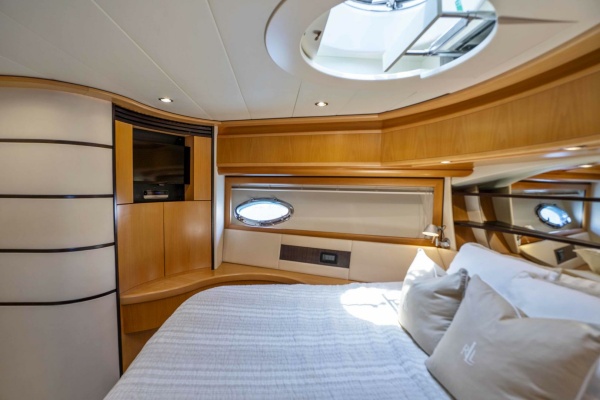 Denise 76ft Pershing Yacht For Sale