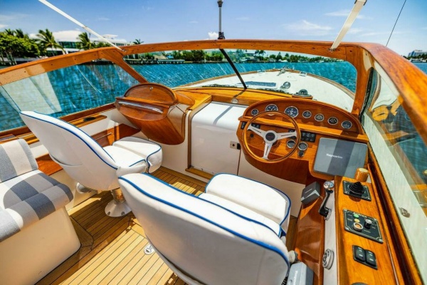 Tira Bella 30ft Hinckley Yacht For Sale
