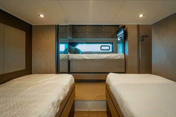 Relax Josephine 45ft Azimut Yacht For Sale