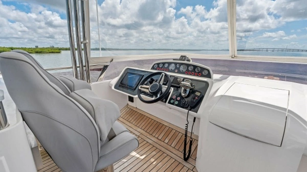 2016 Princess 64